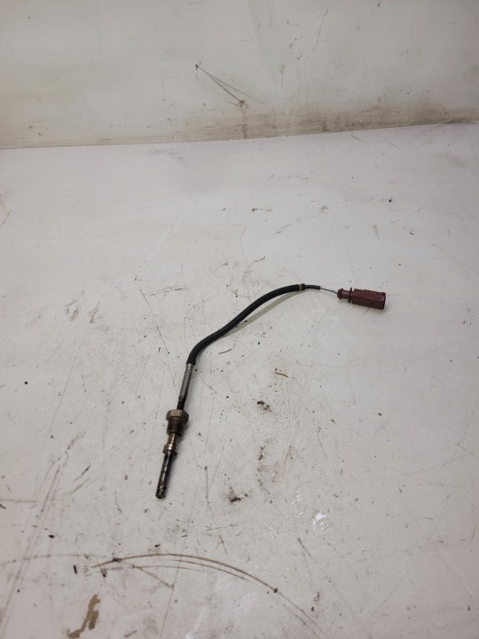 Sensor TEMPERATU Gase AUDI A6 A7 A8 4H0906088AB