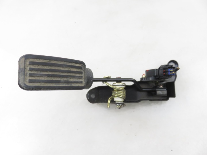 POTENCEJOMETR GAS TOYOTA RAV 4 II 2.0 D-4D 8928133010 8