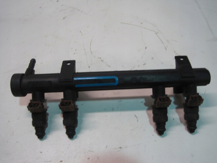 Kraftstoffverteiler Einspritzleiste VW AUDI 047133319