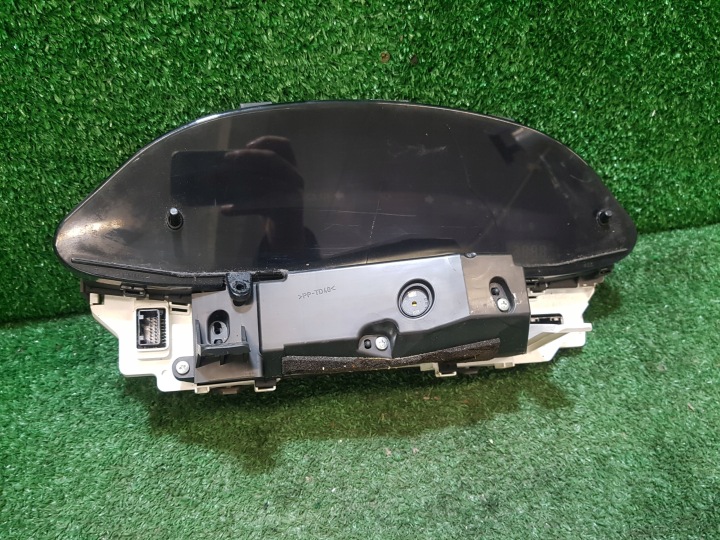 dials dials TOYOTA YARIS 2 83800-0D660-D