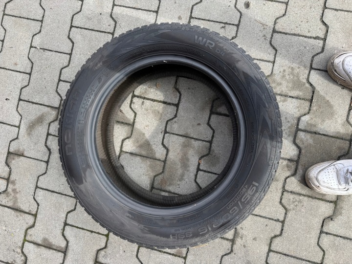gumi zimní Nokian Tyres WR D4 195/60R16 dot4419 2019 kus