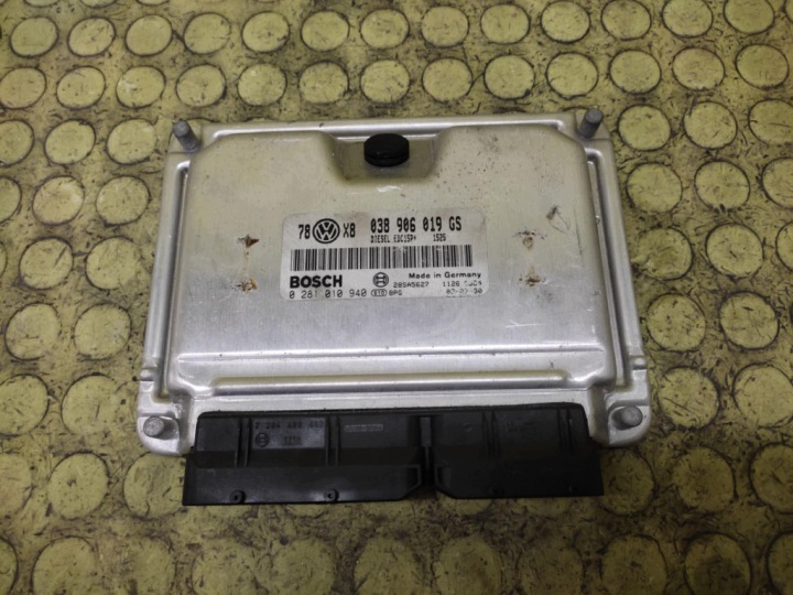 VW PASSAT B5 1.9 TDI Bedienteil DES MOTORS 0281010940