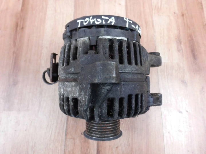 Toyota Avensis T250 2.0 VVTI alternator 27060-0H070-A