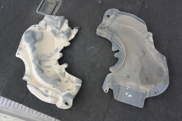 COPERTURA GREMBIALINA SUPERIORE AMMORTIZZATORE DESTRO SINISTRA TESLA S 12-16
