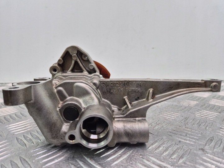 Mercedes C300 W204 pump oil A2721800701