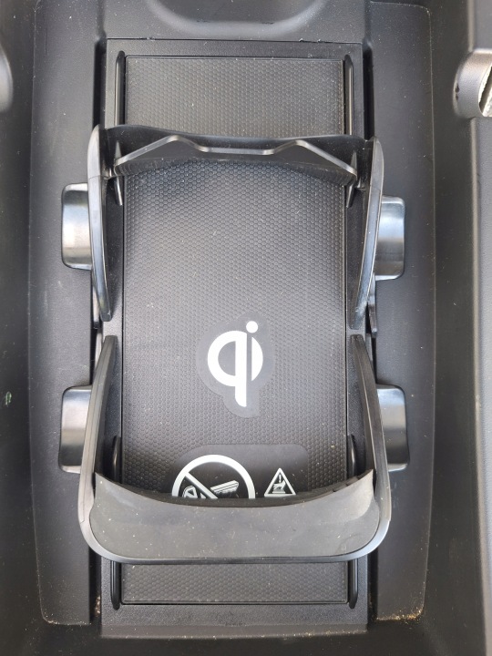 JEEP CHEROKEE V KL LADOWARKA INDUKCYJNA modul TELEFONU W Handschuhfach TUNEL