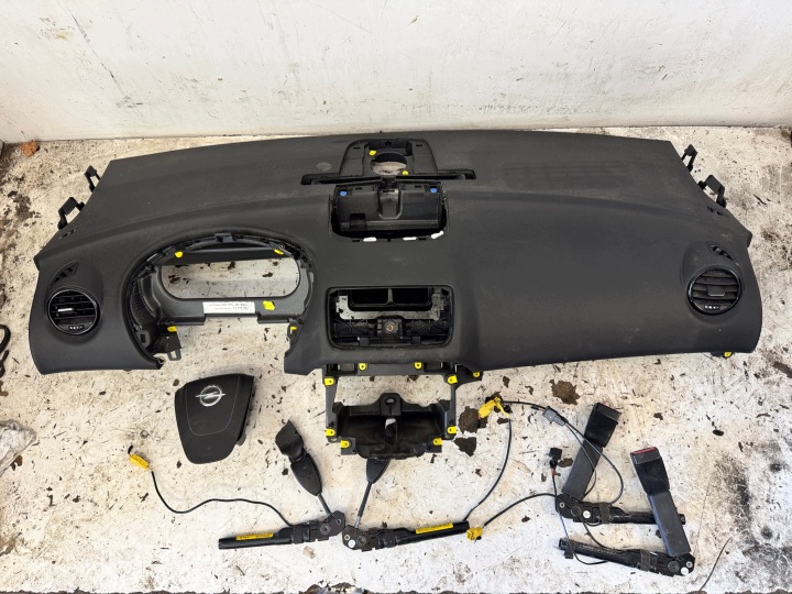 OPEL MERIVA B prístrojová doska konzola airbagy napínacie pásy originál zostava