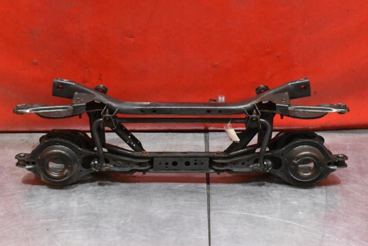 Pont essieu Renfort pare choc Essieu Essieu avant berceau Arrière VOLVO V40 2 II 2.0 T2 DRIVE-E 122 KM 12-16