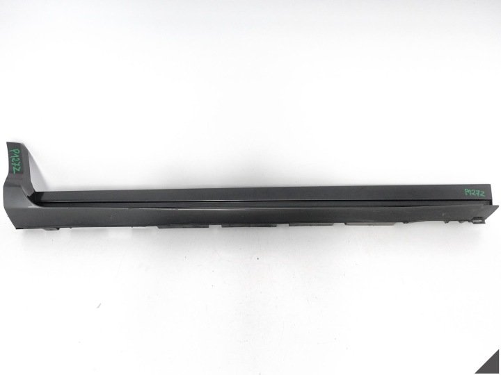 FORD KUGA II MK2 ST-LINE TITANIUM MK2 LIFT 16-19 práh lišta prahová pravá