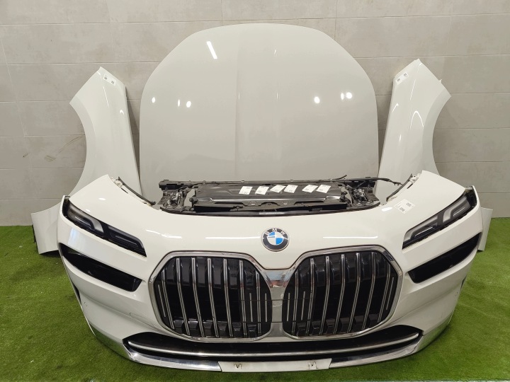 BMW 7 G70 avant capot pare choc feux aile face avant A300