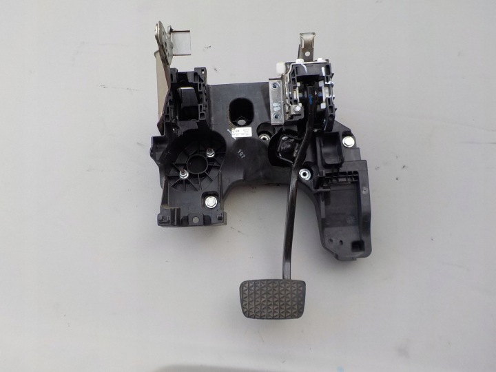 pedal freno automat opel insignia a 2,0 cdti 20995742