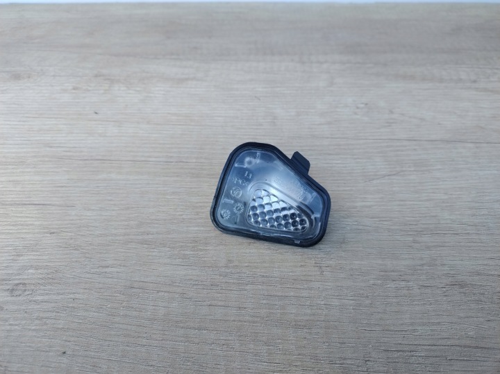 PODSWIETLENIE LED SPECCHIETTO RETROVISORE sinistro VW JETTA PASSAT CC EOS SCIROCCO K69/270
