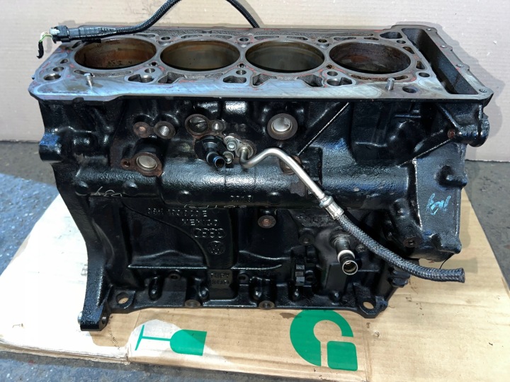 AUDI Q5 80A A4 B9 A5 8W 2.0 TFSI DJY BLOK Motore KORPUS 06K103023E