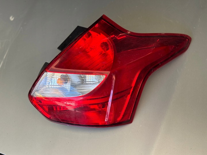 Feux phare Droite Arrière Droit Arrière FORD FOCUS III MK3 BM51-13404-AG BM5113404AG