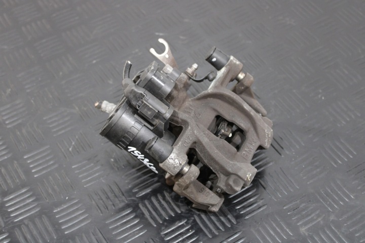 Bremssattel Bremse Sattel Brems- rechts heck hinten BMW 1 F40 1,5i 1543680