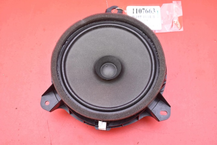 speaker left rear part 86160-02B80 TOYOTA YARIS 4 IV 5D 20-24