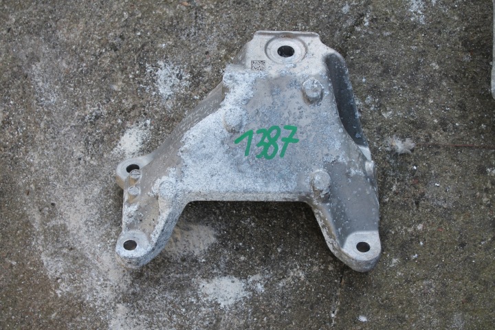 1387. supporto Supporto motore staffa fissaggio 6884474