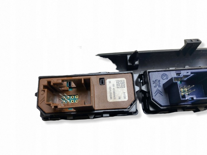 Opel Corsa F frame jack 7