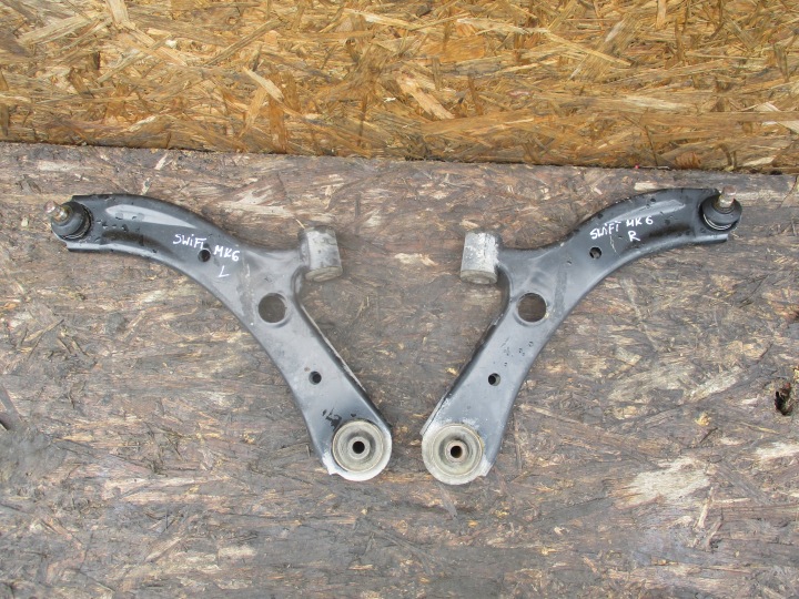 braccetto Anteriore Destra sinistra Suzuki Swift MK6 04-10