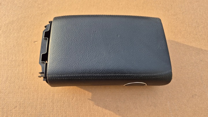 bracciolo anteriore anteriore pelle, in pelle nero MERCEDES CLS W219 ottimo stato!!