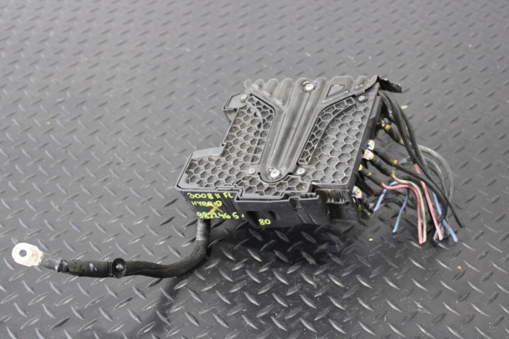Scatola ROZDZIELACZ PRADU PEUGEOT 3008 II 2 LIFT 9822465180