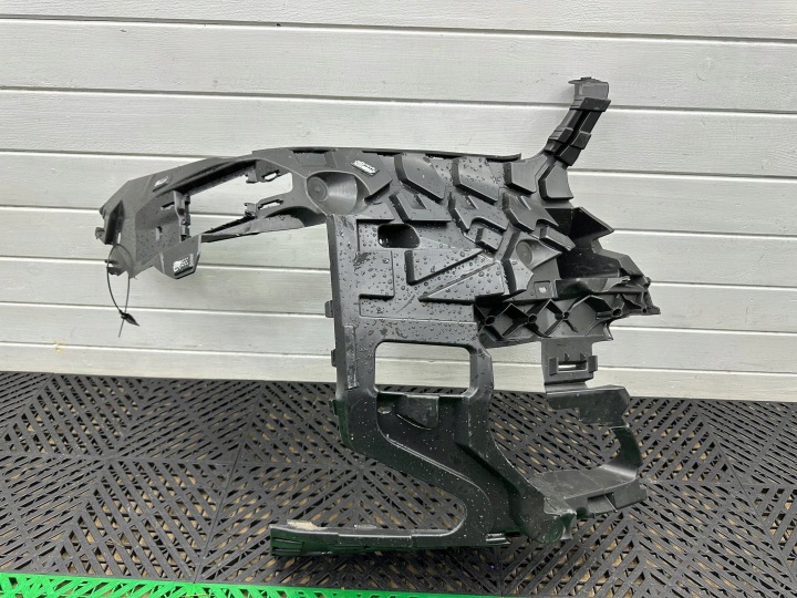 tartó halogenu BMW X6 G06 8085666