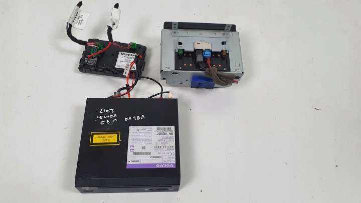 VOLVO V70 Écran Satnav Lecteur 31282523-1