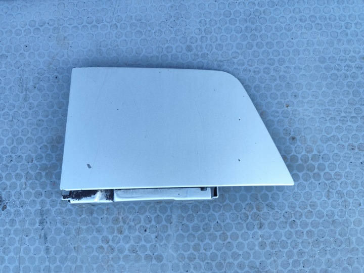 VW T5 T5 LIFT KLAPKA Blech Blende Abdeckung Tankklappe des Kraftstoffsbehälters SREBRNA LA7W