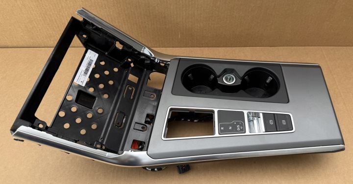 DEKOR consoles TUNELU AUDI A6 C8 4K1864261 original