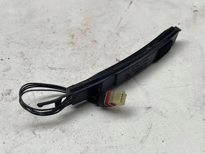 snimač kvake vrata prednji dio lijevih original Audi Q8 4N1927753