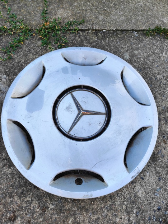 MERCEDES W202 poklopčić 2024010024 15 CALI