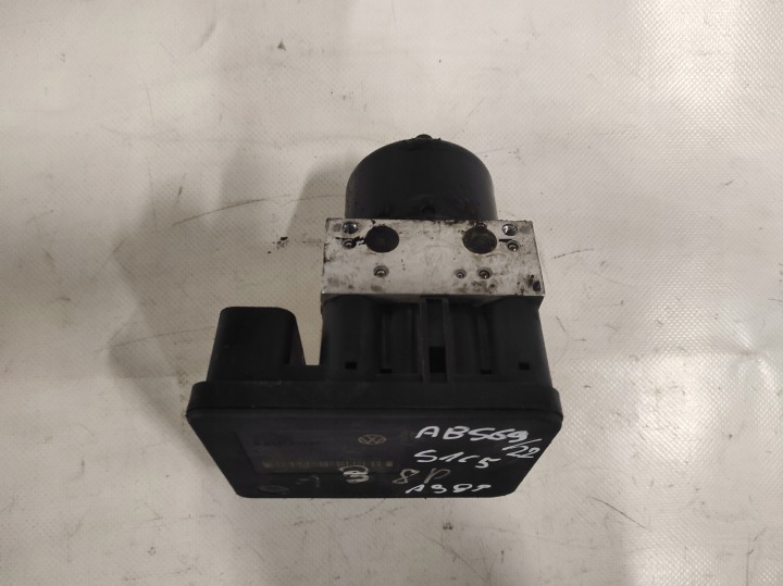 Audi A3 8P OE 1K0907379E Pumpe ABS