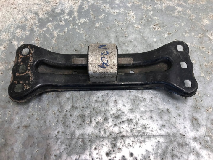 Getriebehalter Getriebe MERCEDES W204 2042420501