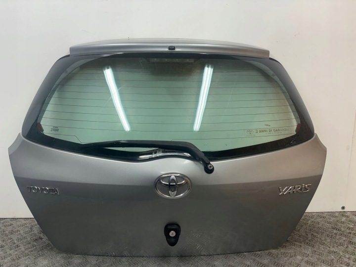 Malle / hayon coffre porte arrière Porte coffre hayon TOYOTA YARIS II 2