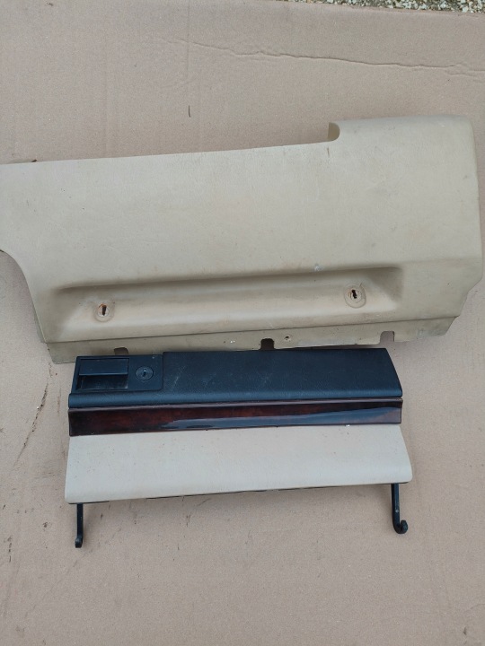 Kieszen passenger compartments of the passenger mercedes w124