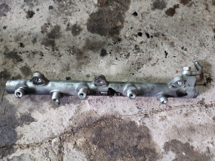 rampe injection BMW 2.0 Diesel 7787164