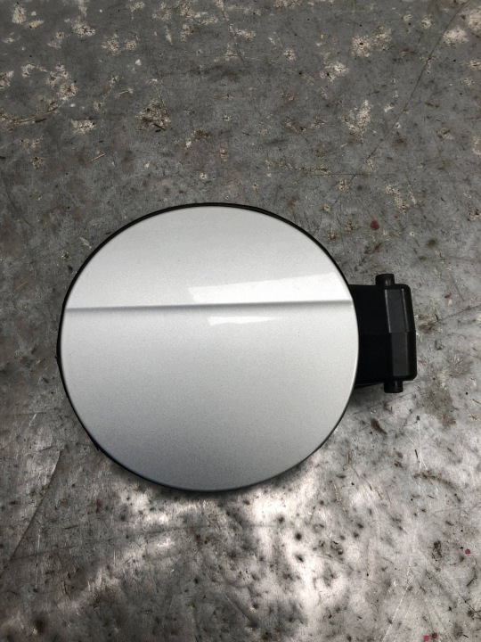 üzemanyag-töltő fedél üzemanyag LX7W AUDI A3 8P 5d LIFT 8P4809999