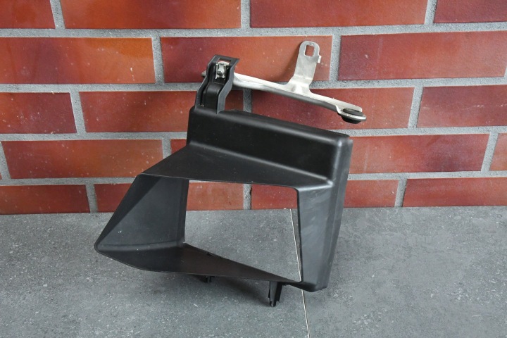 Gurten Versteifung OKULAR links Halter Zufuhr BMW 5 G30 G31 Benzin