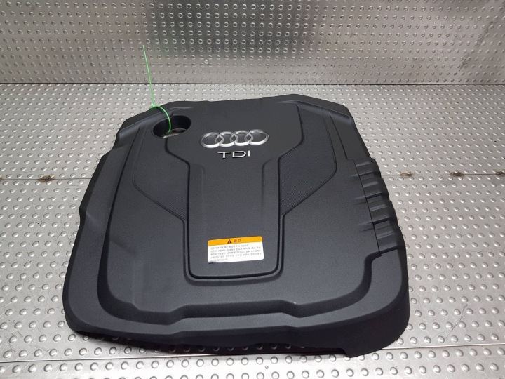 Coperchio copertura GREMBIALINA Motore superiore 04L103925D AUDI A4 B8 A5 8T A6 C7 Q5 8R 2.0TDI