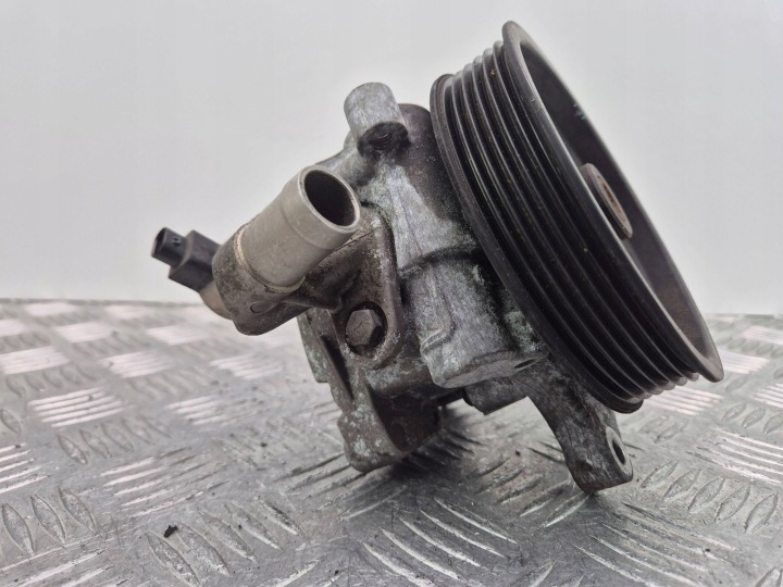Mercedes SLK250 R172 Pompe direction assistée A0064666501