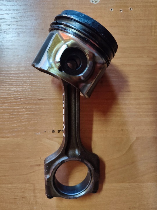piston with connecting rod HONDA CIVIC CRV 2.2 N22A1