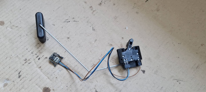 A5 8T LIFT sensor of the level of the fuel PLYWAK 2.0 TDI 8K0919673G A4 B8 LIFT