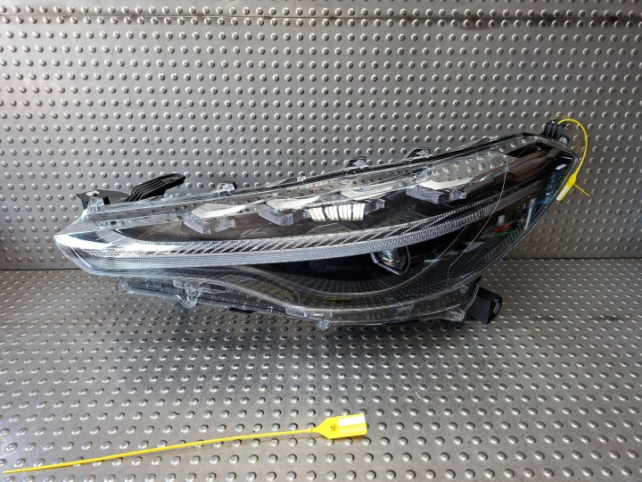 light FULL LED front left TOYOTA COROLLA CROSS 20- EU 16-184