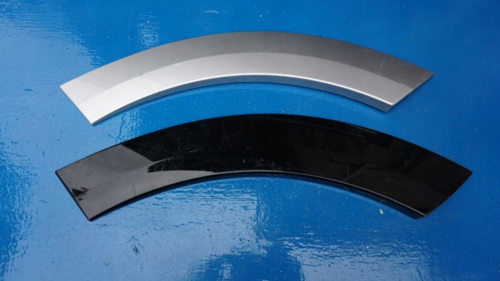 VOLVO XC60 II - moulding cap door left rear part
