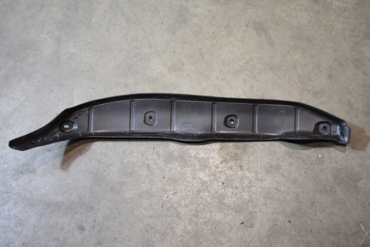 perfect condition cover covering soundproofing of a fender front right BMW G70