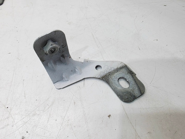 maniglia staffa parafango sinistra Anteriore AUDI A3 8Y 8Y0821471A