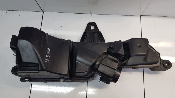 BMW 3 F20 F21 F30 F31 cover of a filter, air 70516991 7597582