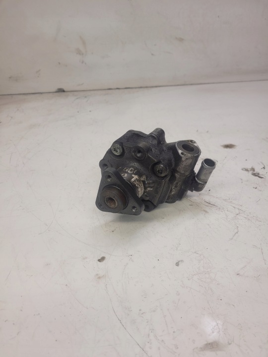 Pompe direction assistée AUDI A6 C6 TDI TFSI 4F0145156K