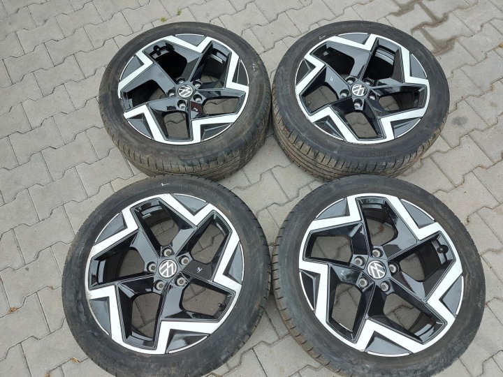 VW Passat R B9 3J0 2025r CERCHI ruote di alluminio 245/45/18 3j0601025m
