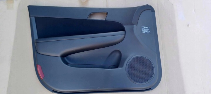 Bok tapacír dvere ľavý predok HYUNDAI I30 82350-2L000